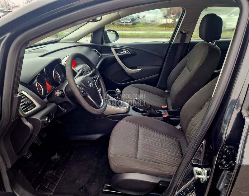 Opel Astra J 