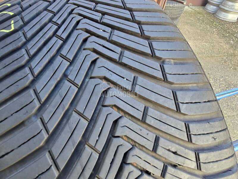 Continental 235/45 R17 Sve sezone