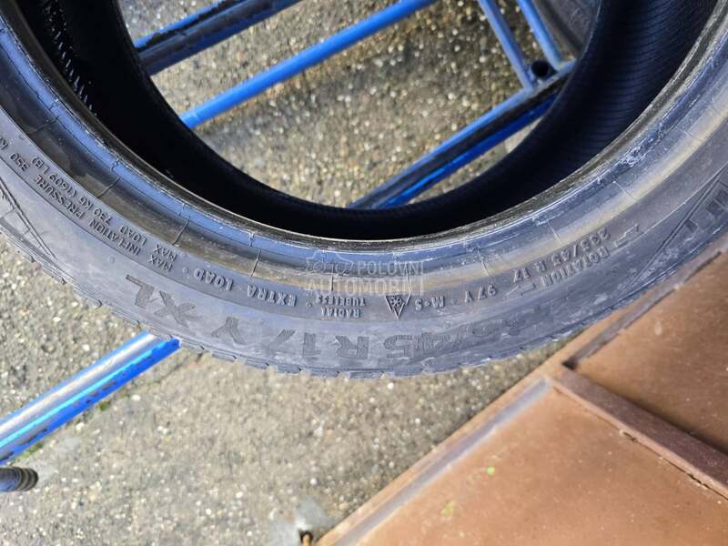 Continental 235/45 R17 Sve sezone