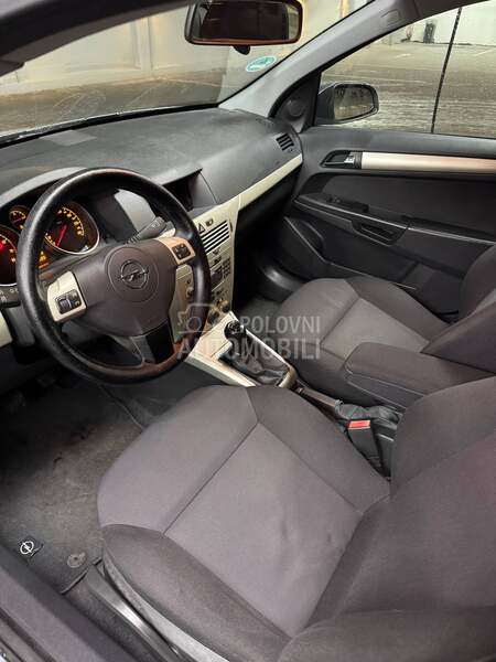 Opel Astra H 