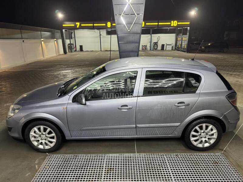 Opel Astra H 