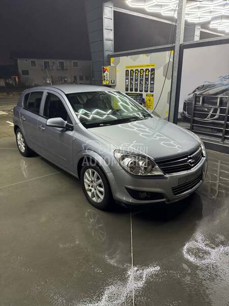 Opel Astra H 