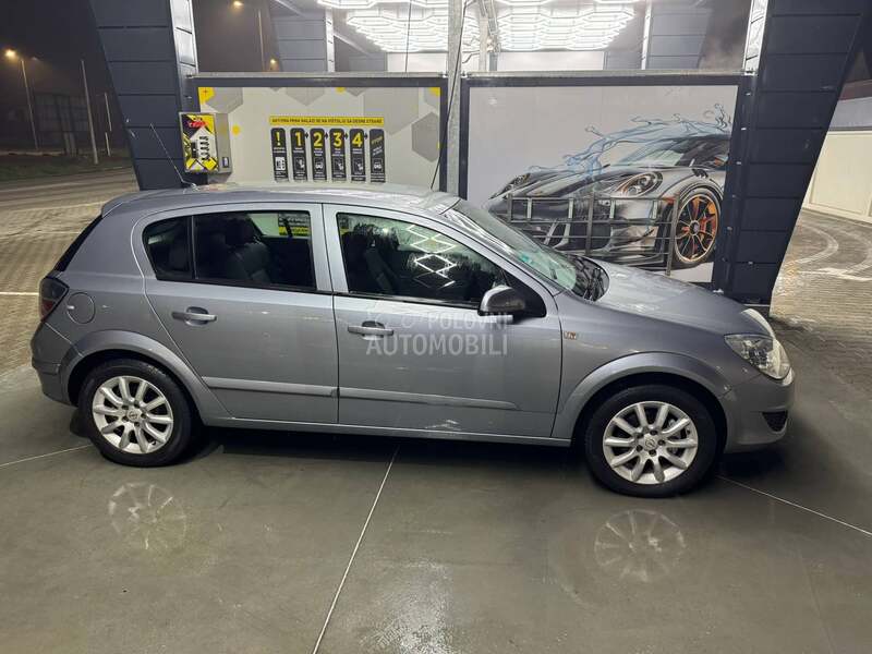 Opel Astra H 