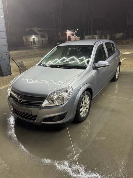 Opel Astra H 