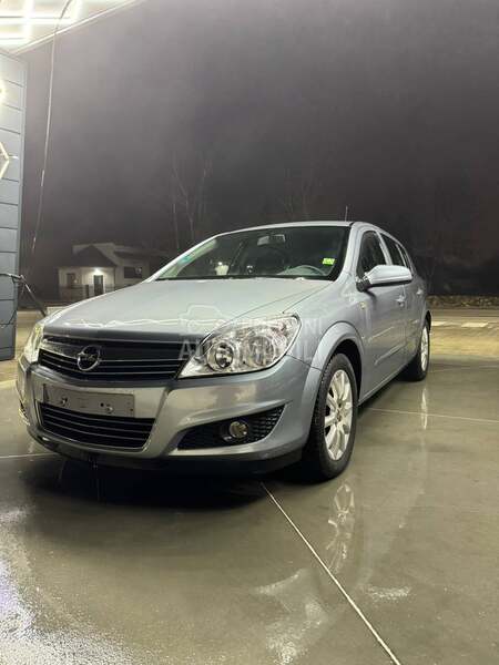Opel Astra H 