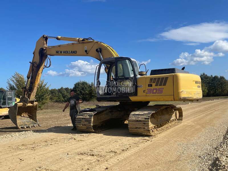 New Holland E305