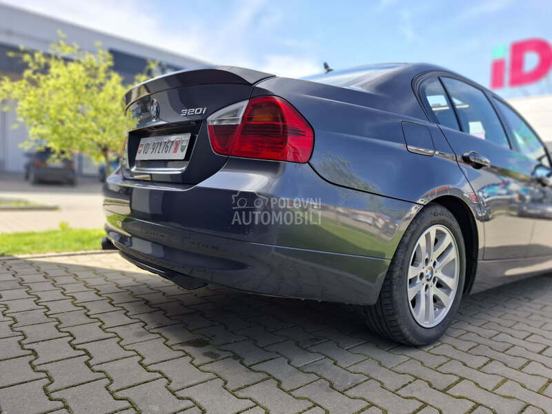 BMW 320 