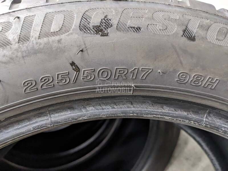 Bridgestone 225/50 R17 Zimska