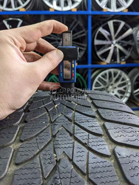 Dunlop 245/50 R18 Zimska