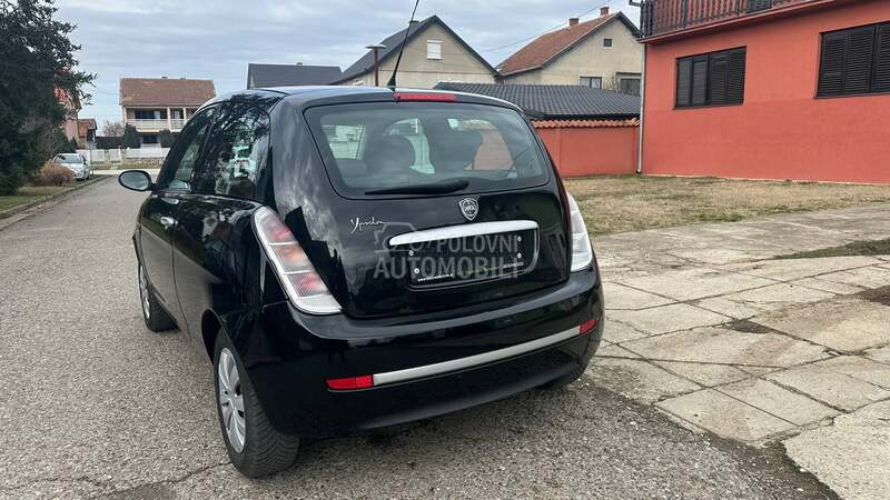 Lancia Ypsilon 1.2i