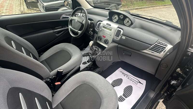 Lancia Ypsilon 1.2i