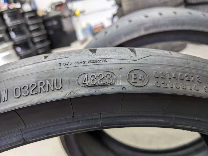 Continental 225/30 R20 Letnja