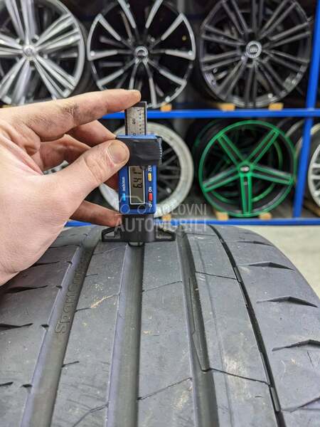 Continental 225/30 R20 Letnja