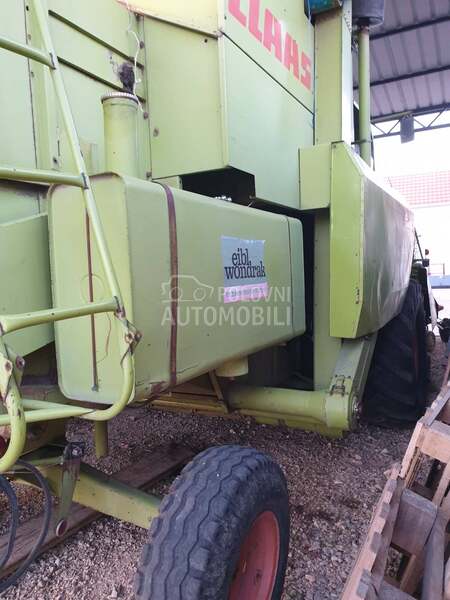 Claas Dominator 85
