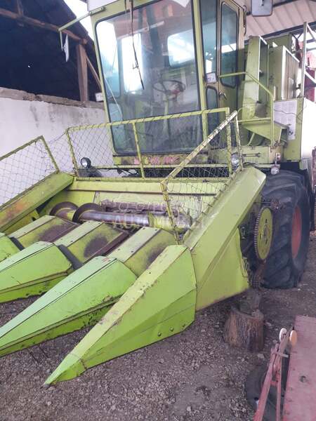 Claas Dominator 85