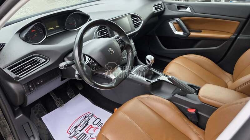 Peugeot 308 1560