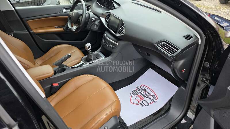 Peugeot 308 1560