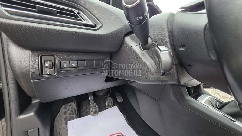 Peugeot 308 1560