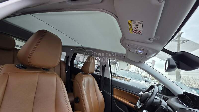 Peugeot 308 1560