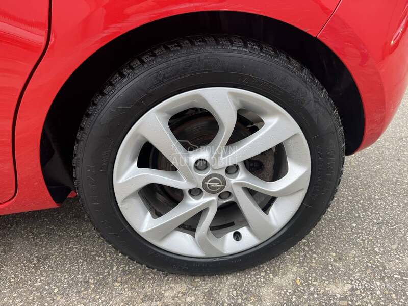 Opel Corsa E 1.0 turbo ECOTEC