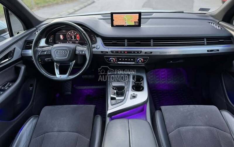 Audi Q7 
