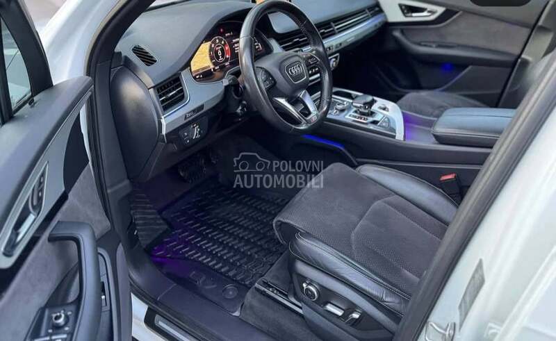 Audi Q7 
