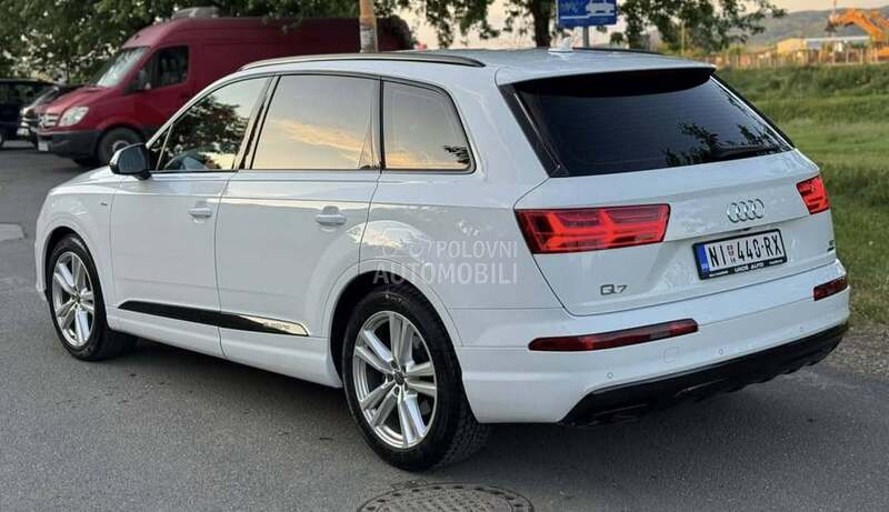 Audi Q7 