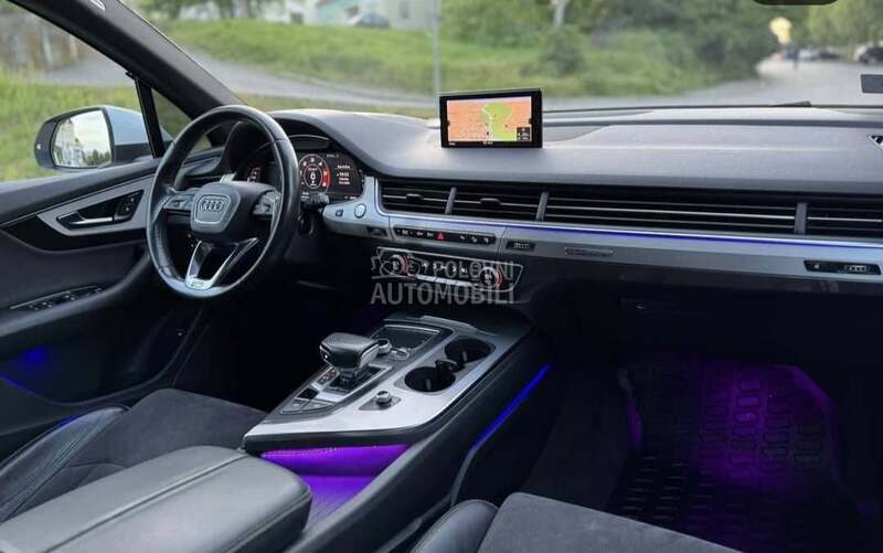 Audi Q7 