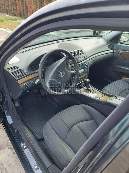 Mercedes Benz E 320 