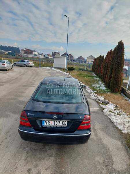 Mercedes Benz E 320 