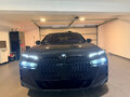 BMW 740 BMW 740 M Black TV