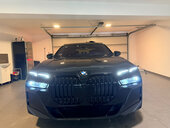 BMW 740 BMW 740 M Black TV