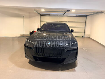 BMW 740 BMW 740 M Black TV