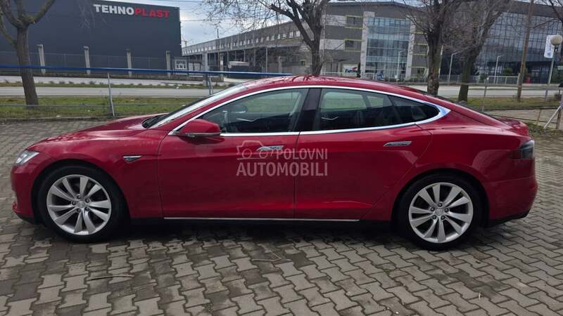Tesla Model S S85D - 4x4 - MCU2
