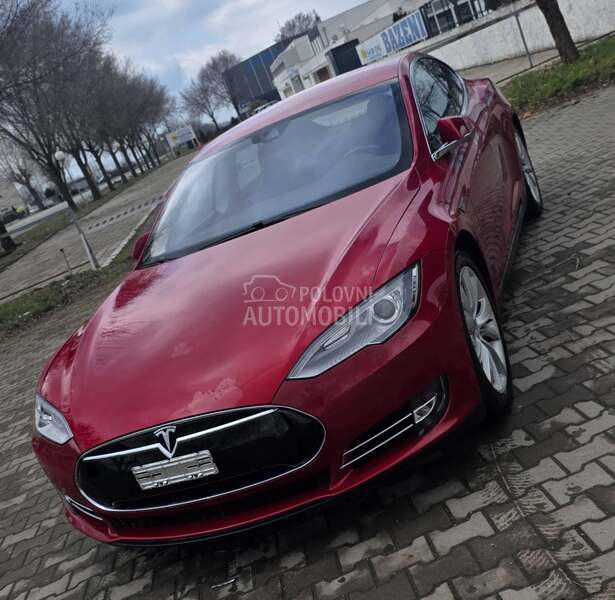 Tesla Model S S85D - 4x4 - MCU2