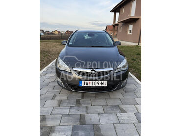 Opel Astra J 
