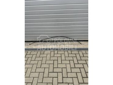 Desna lajsna na krovu za Audi Q3 od 2011. do 2018. god.