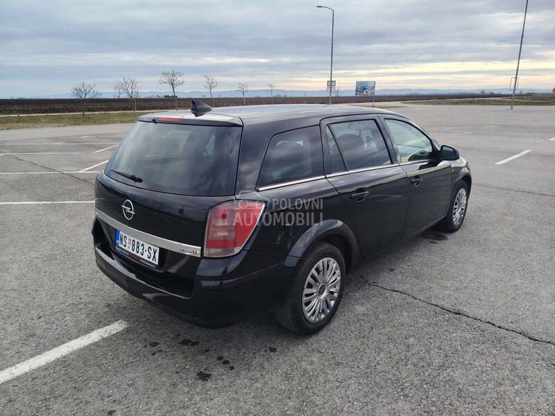 Opel Astra H 111