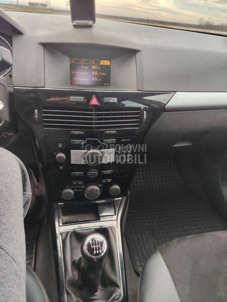 Opel Astra H 111