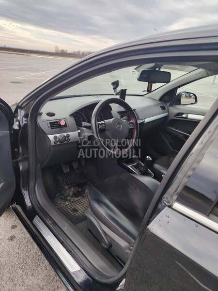 Opel Astra H 111