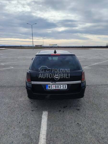 Opel Astra H 111
