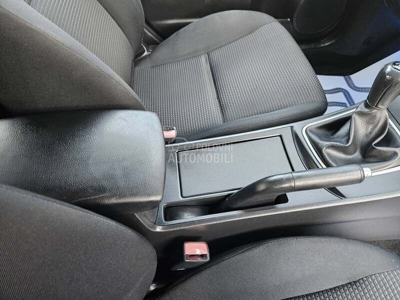 Mazda 3 1.6BEN REST TOOP