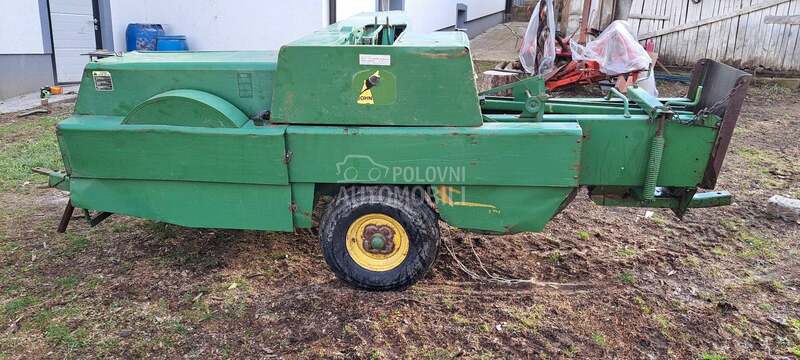 John Deere 332