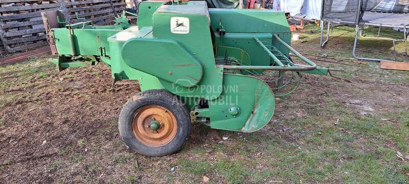 John Deere 332