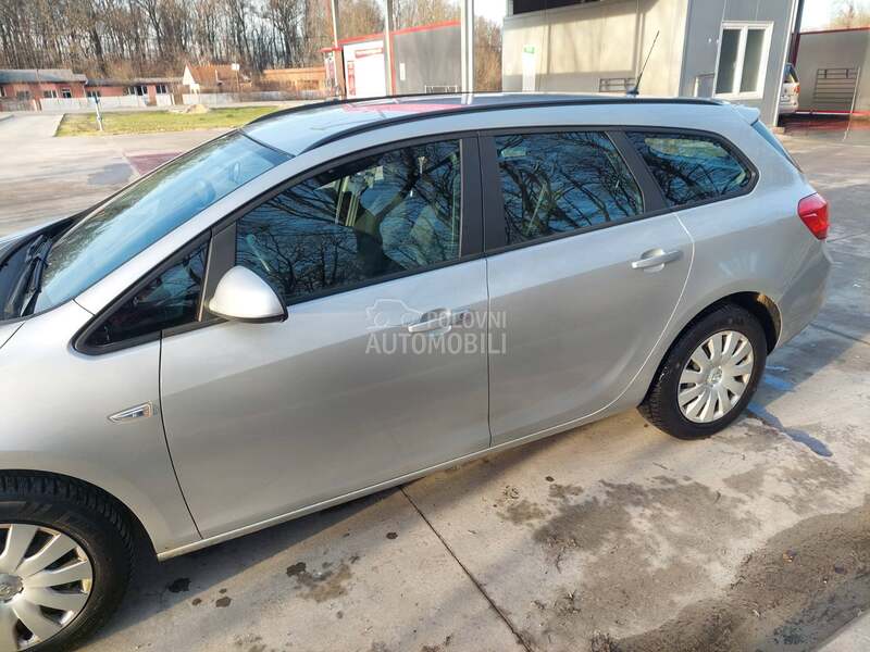 Opel Astra J 1.6cdti