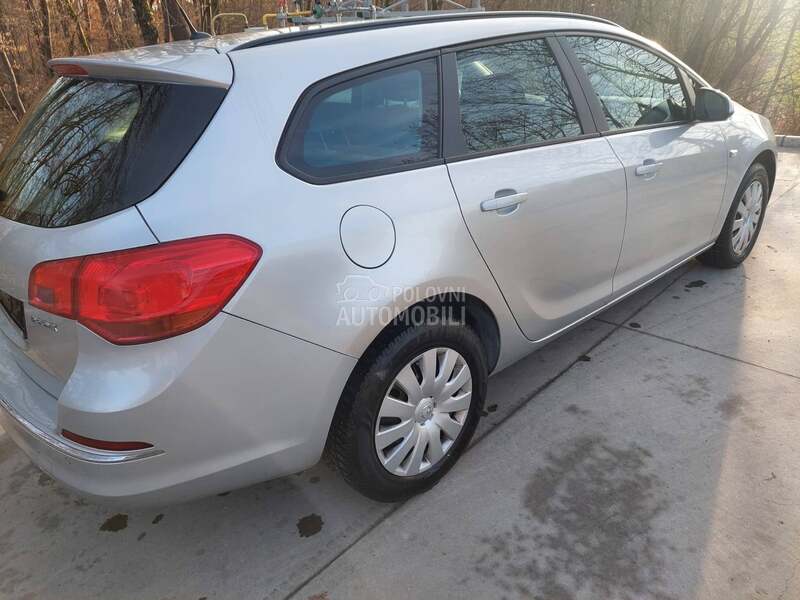 Opel Astra J 1.6cdti