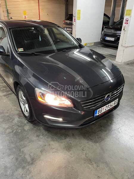 Volvo V60 