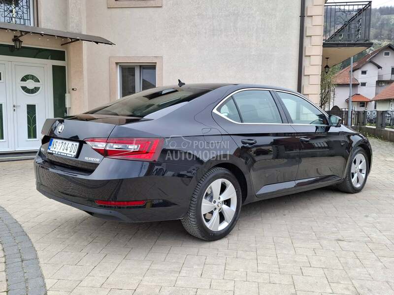 Škoda Superb 
