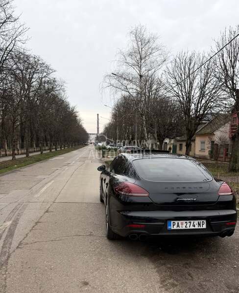 Porsche Panamera 