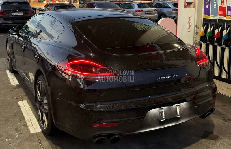Porsche Panamera 